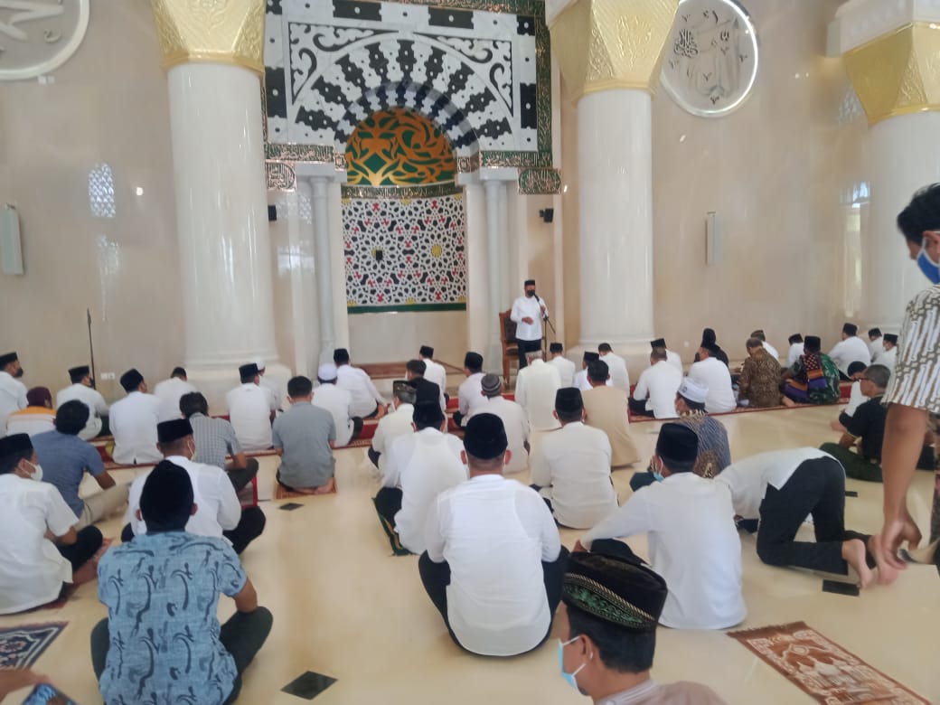 Masjid Agung Madaniyah Kabupaten Karanganyar Sudah Mulai Digunakan Walau Belum Diresmikan