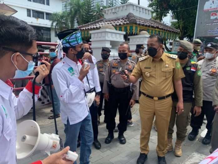 Kantor Wali Kota Medan Kembali Didemo Mahasiswa KAMMI