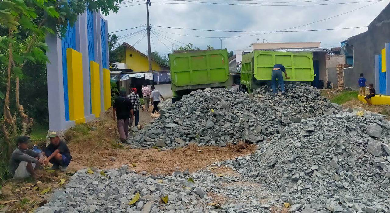 Proyek Perumahan Pondok Permata Cisoka Diduga Abaikan Keselamatan Kerja untuk Pekerja Proyek