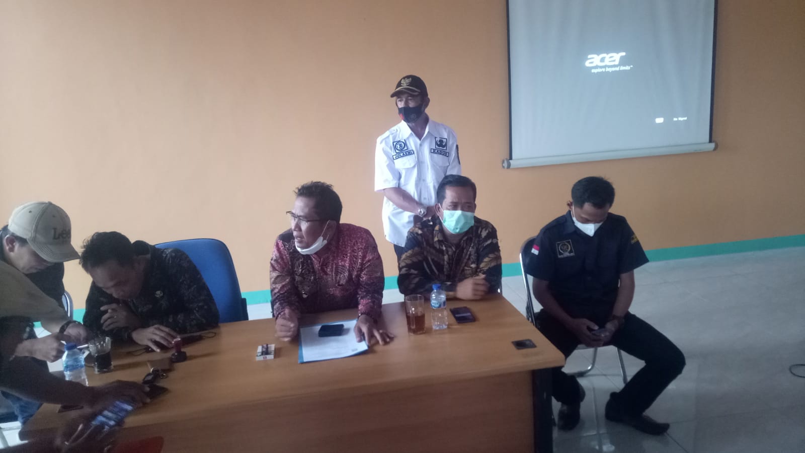 DPMPD Kab, Tangerang Melaksanakan Kegiatan Pembinaan ProDesKel dan EPDesKel di Desa Cikuya Solear