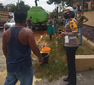 Minyak CPO Milik PTPN IV Kebun Natal Tumpah di Jalan SM Raja Tebing Tinggi