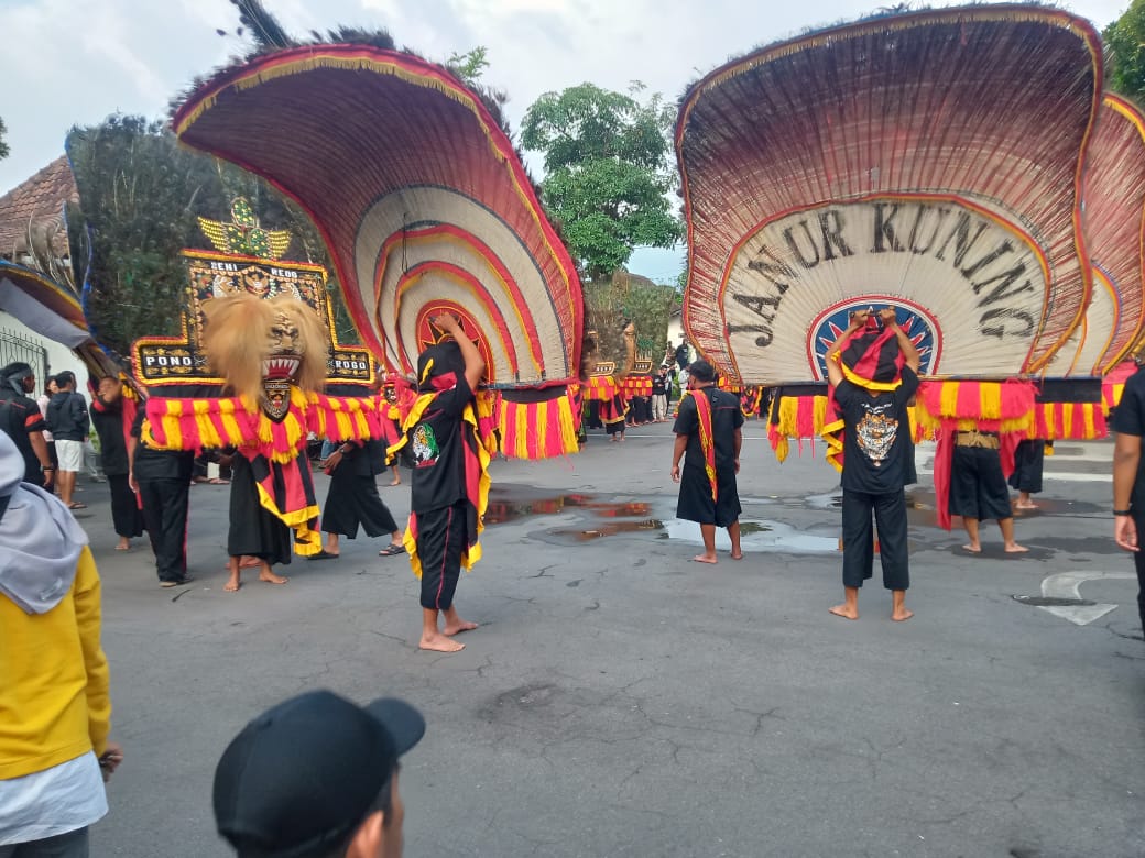 Ribuan Seni Budaya Reog Pononoroga se Kabupaten Karanganyar Desak Mentri PMK Segera Urusi Pendaftaran ke Unesc