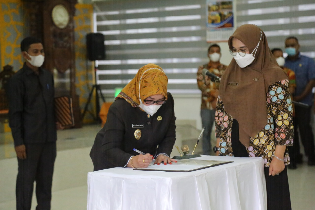 121 Pejabat Administrator Pengawas dan Pejabat Fungsional Resmi Dilantik