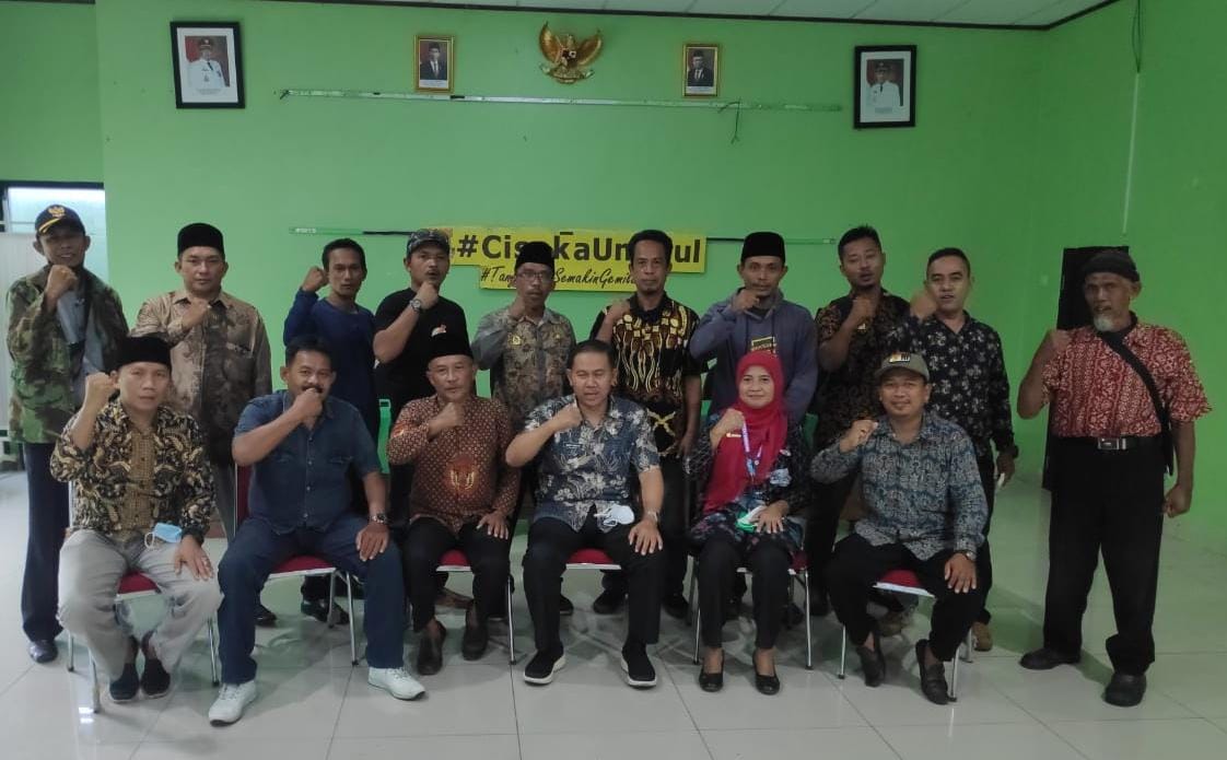 Camat Cisoka Melakukan Pembinaan Kepada Jaro se-Kecamatan Cisoka