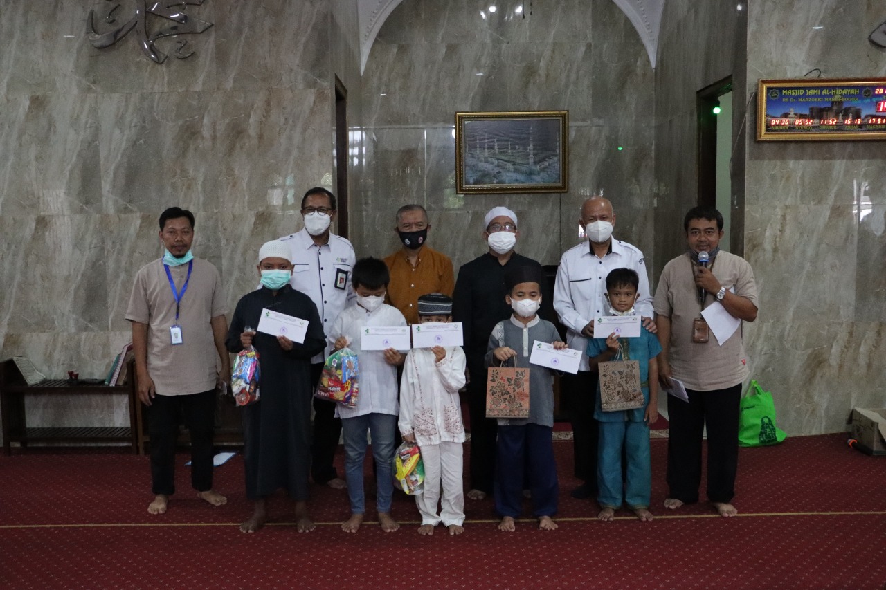 300 Lebih Anak Yatim & Du’afa Dapatkan Uang, Sembako dan Bingkisan Gratis Serta Doorfrize Menarik d