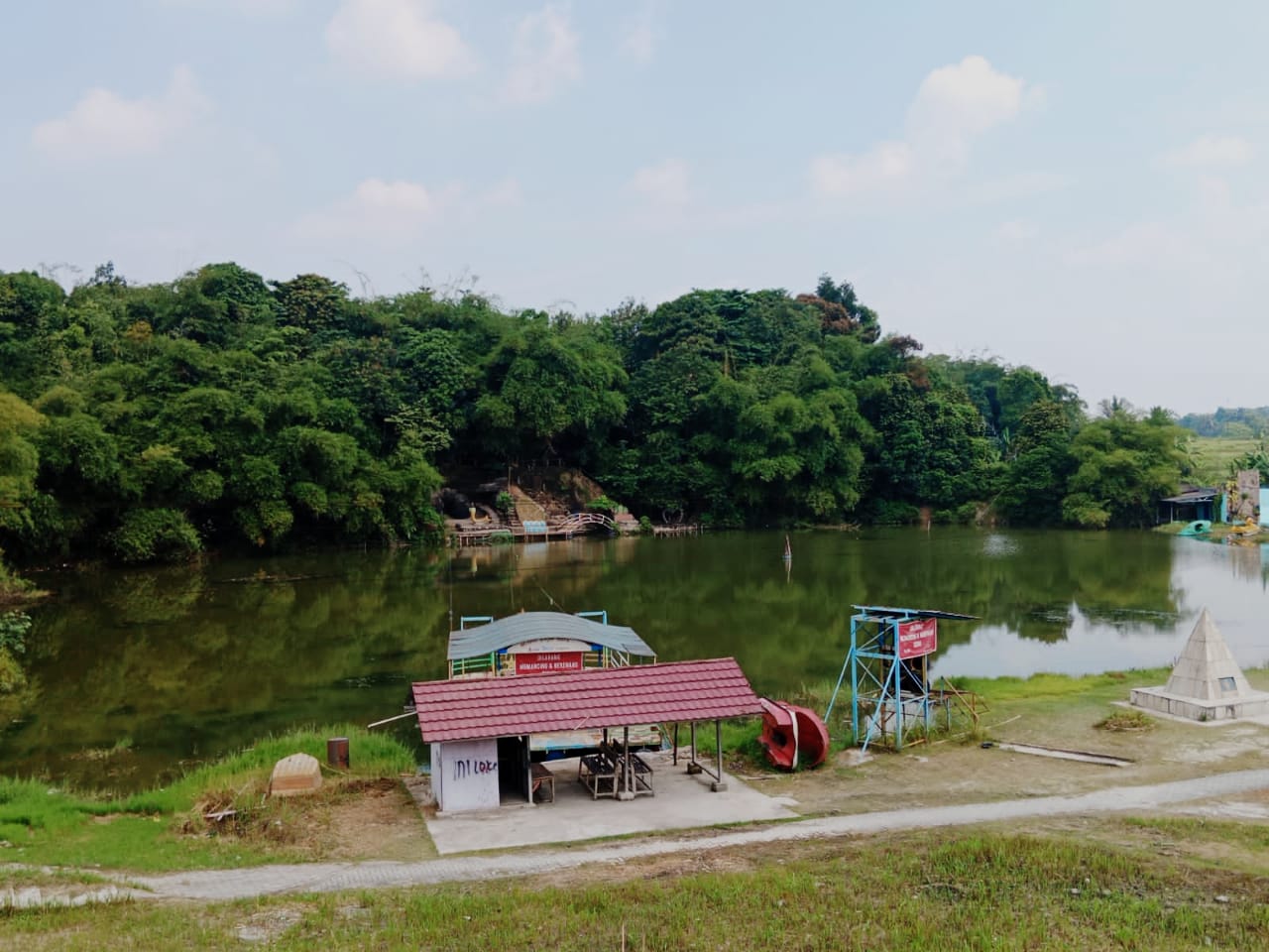 Mari Berwisata ke Telaga Biru Cigaru Cisoka, Tempatnya Indah loh..!