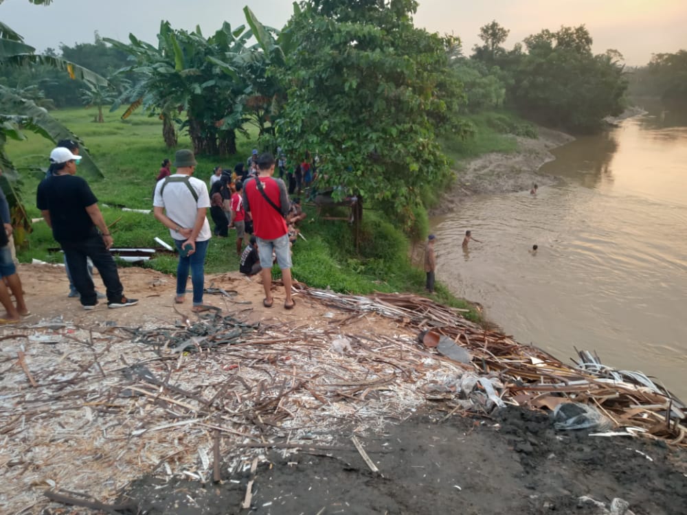 Bocah Laki-laki usia 12 tahun Dinyatakan Tenggelam dan Hilang di Sungai Cidurian Cikande Jayanti