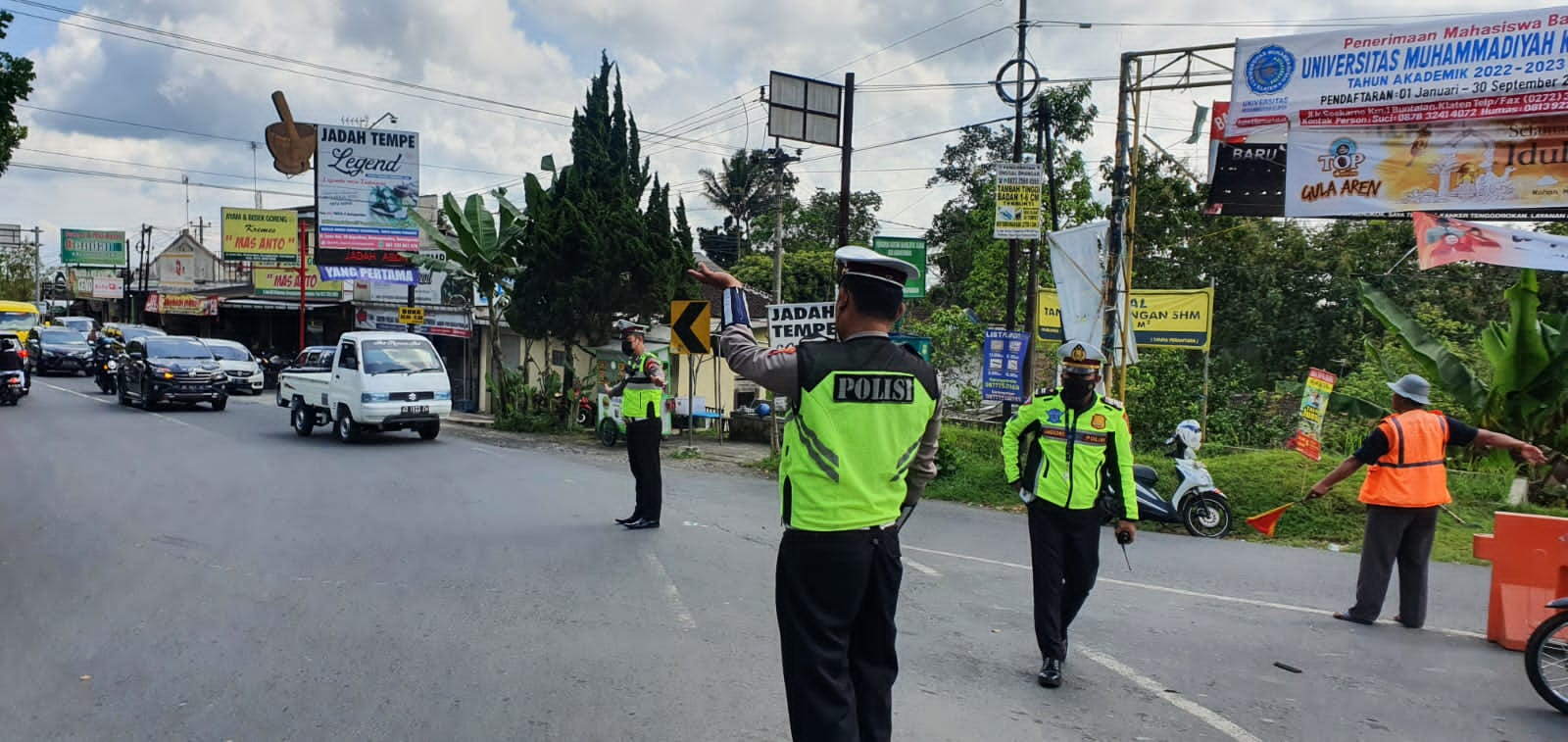 Dilibur Panjang, Satlantas Polres Karanganyar Lakukan Rekayasa Arus Lalulintas Jalur Wisata Guna Antisipasi Ke