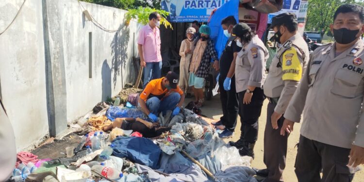 Warga Temukan Mayat Wanita di Tumpukan Sampah