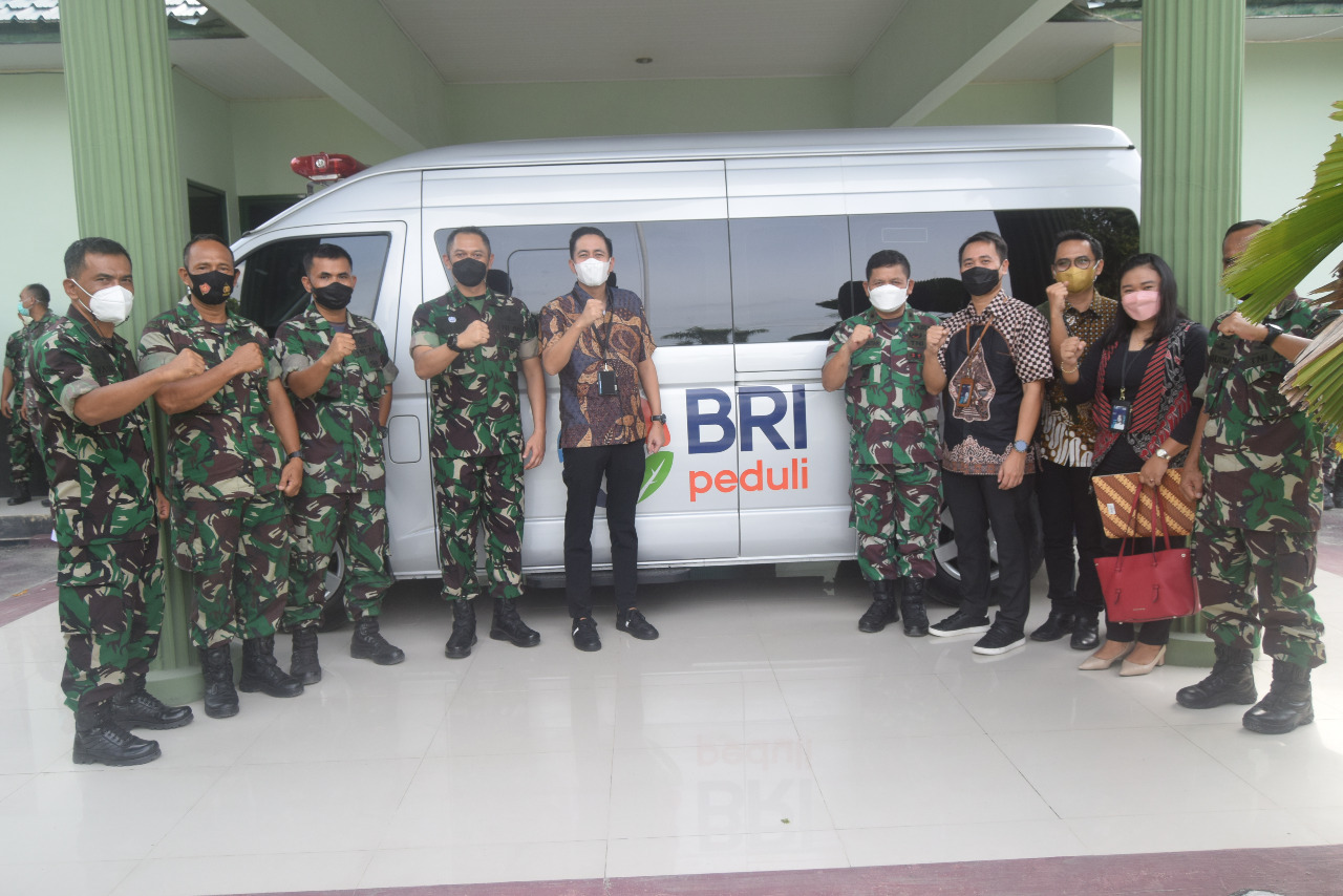 Kodim 0204 DS Terima Bantuan Ambulance dari Bank BRI