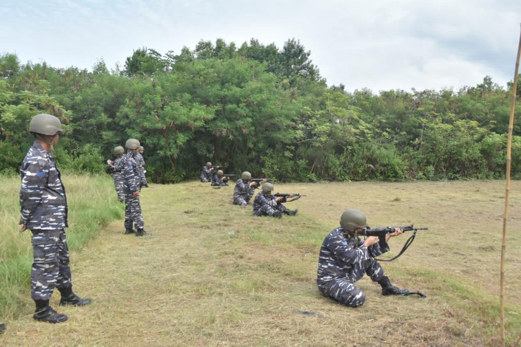 Bina Kemampuan, Prajurit Yonmarhanlan l Laksanakan Latihan Menembak