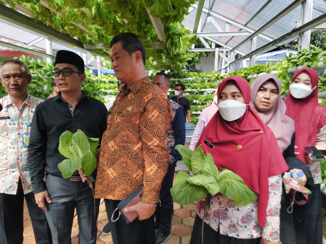 Dinas Ketahanan Pangan Sosialisasikan Urban Farming Bersaamaan Panen Raya