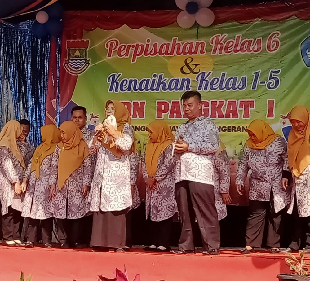 Gelar Perpisahan di lahan terbuka SDN Pangkat 1 berharap Pembangunan gedung baru segera terlealisasi di Tahun 