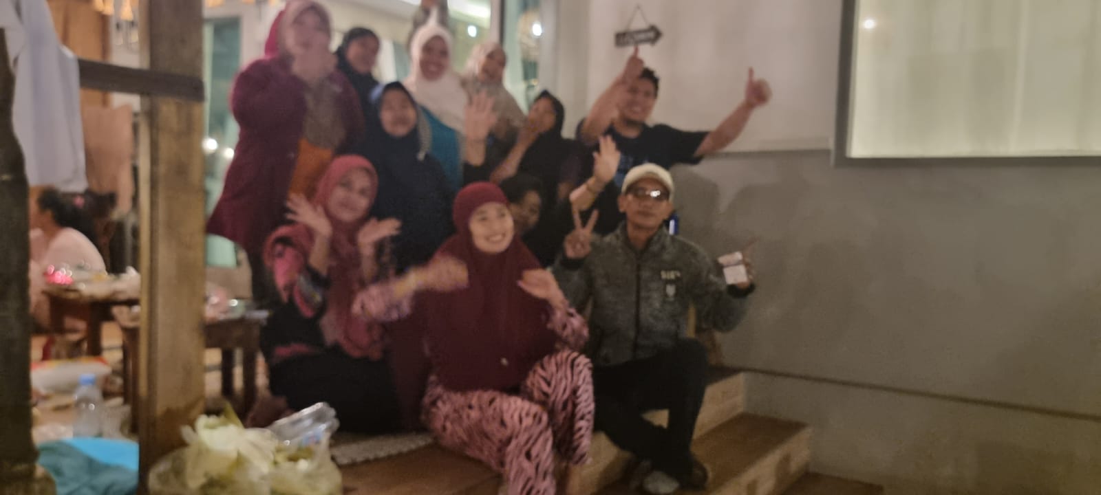 Alumni SDN 01 pagi Jembatan Besi Jakarta Barat Temu Kangen di Puncak Bogor