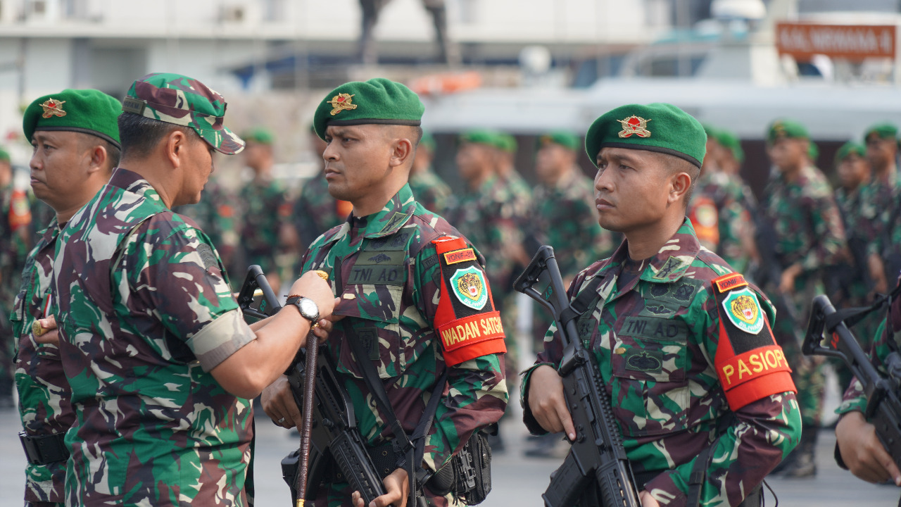 Danrem 061/Sk Dampingi Pangdam lll/Siliwangi Pimpin Penyambutan Prajurit Purna Tugas Satgas Yonif 315/Grd