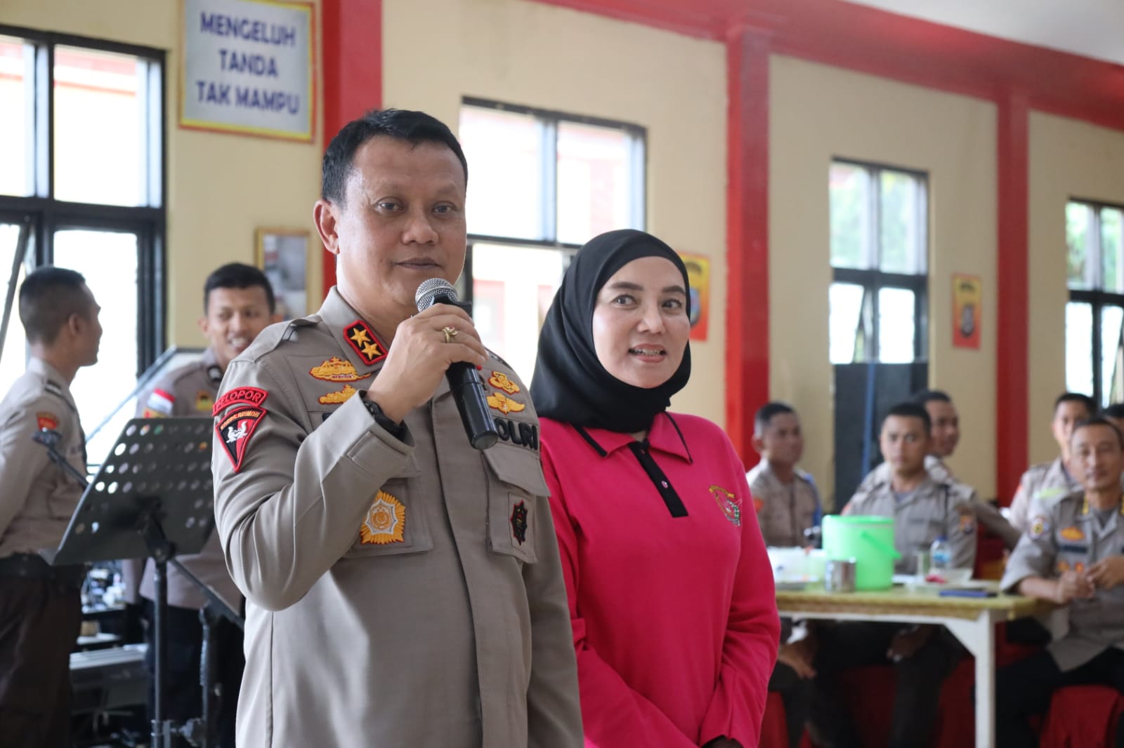 Penuh Haru, Ini Suasana Saat Kapolda Banten Video Call dengan Orangtua Siswa SPN