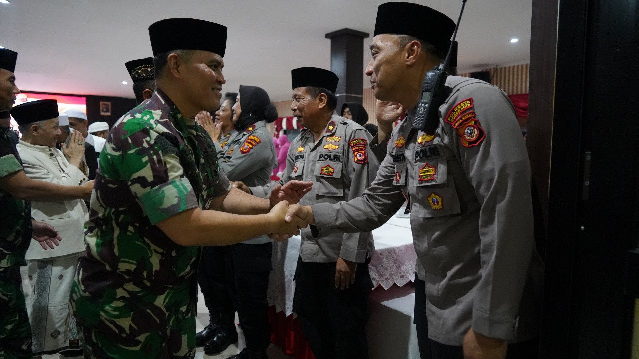 Kasrem 061/Sk Kol.Inf Mahesa Fitriadi S.A.P bersama para Kasi Kasrem 061/Sk menghadiri Kegiatan Doa Bersama Li