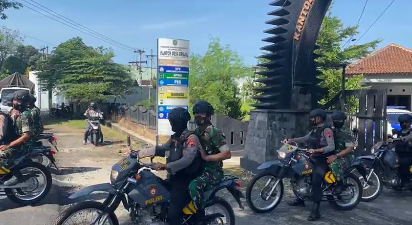 Berpatroli Skala Besar Dilakukan Polres Karanganyar di Wilayah Jaten Dalam Rangka Hankamtibmas