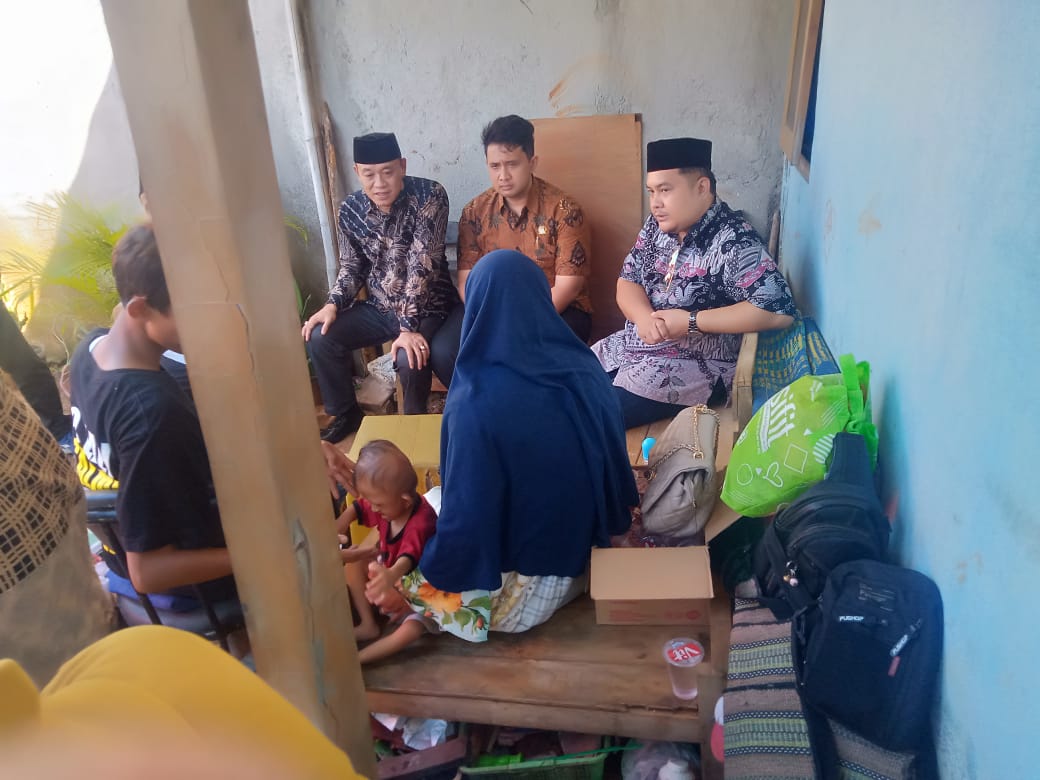 Bagus Selo Ketua DPRD Karanganyar Bersama Fraksi PDIP Datang Bantu Aira Anak Sipenderita Jantung Bocor dengan 