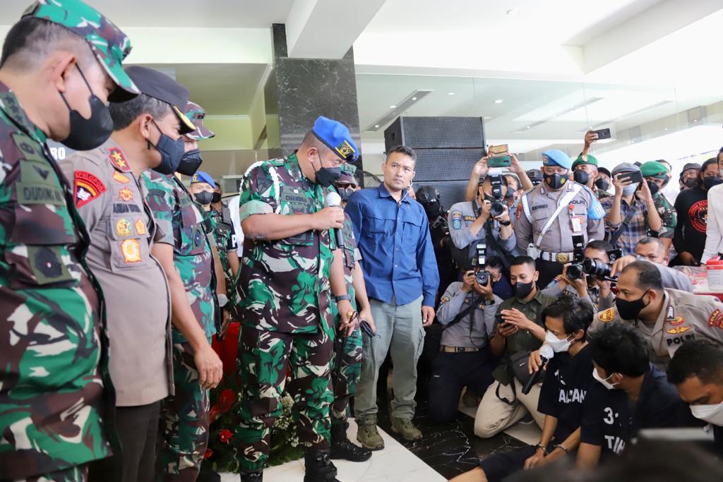 Dihadiri KASAD, Kapolda Jateng Paparkan Kronologi Penembakan Istri Anggota TNI di Banyumanik