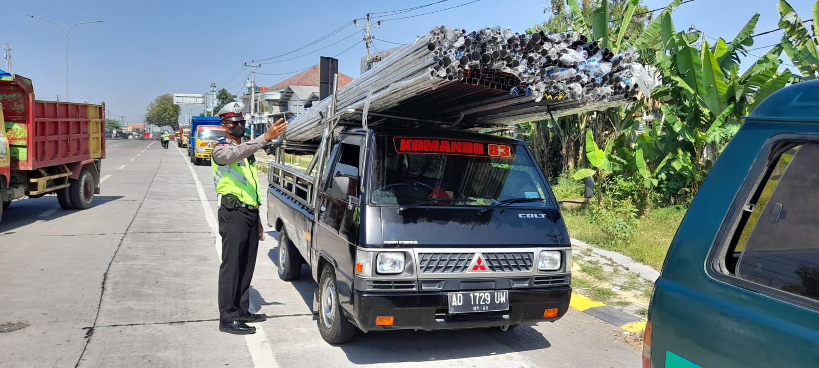 Menekan Angka Kecelakaan Lalu Lintas, Satlantas Polres Karanganyar Razia Kendaraan Muatan Berlebih, 37 Tilang 