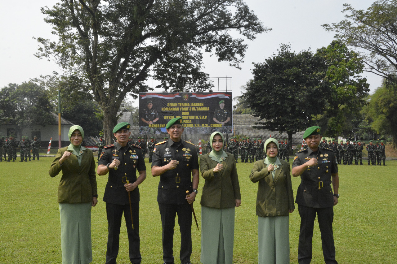 Danrem 061/Sk Brigjen TNI Rudy Saladin MA, pimpin acara serah terima Jabatan Komandan Yonif 315/Grd