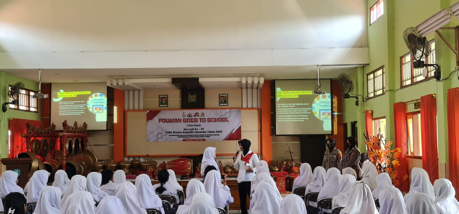 Menyambut Hari Jadi Polwan Ke 74, Polres Karanganyar Goes to School Persiapkan Masa Depan Generasi Bangsa