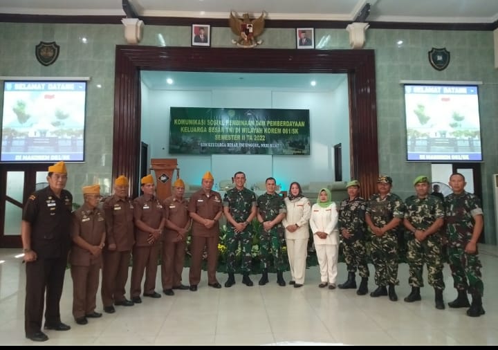 Korem 061/Sk Gelar Komunikasi Sosial Pembinaan dan Pemberdayaan Keluarga Besar TNI di Wilayah Korem 061/Sk Sem