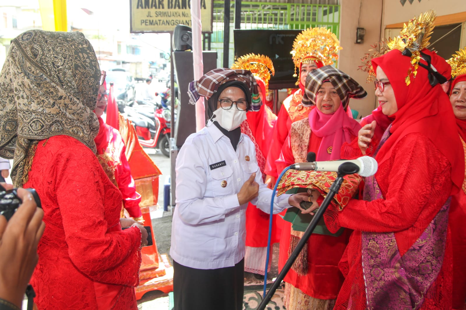 Wali Kota Pematang Sian?ar Berharap Perkumpulan Bundo Kanduang Gelar Kegiatan Sosial dengan Melibatkan Masyara