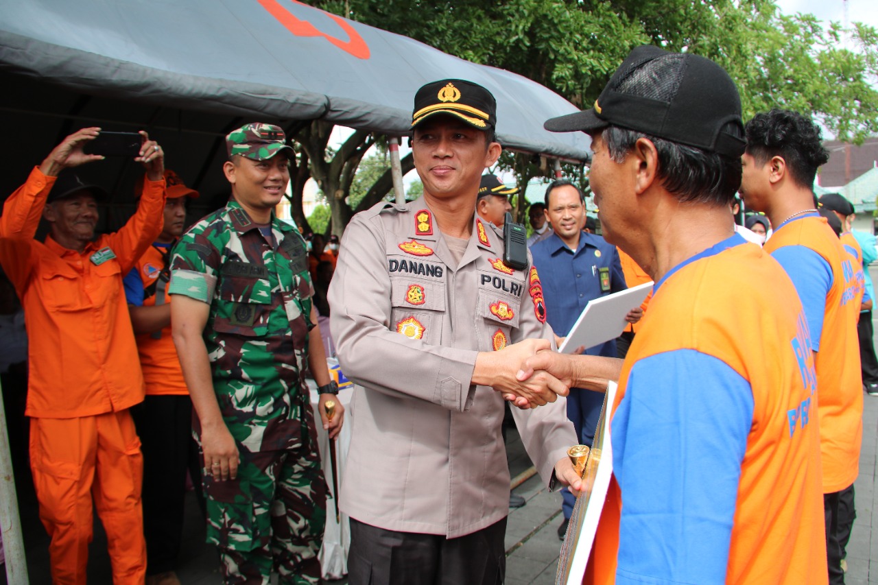 Kapolres Karanganyar : Bhabinkamtibmas Harus Berperan Aktif dalam Mitigasi Bencana di Wilayah Sekabupaten Kara