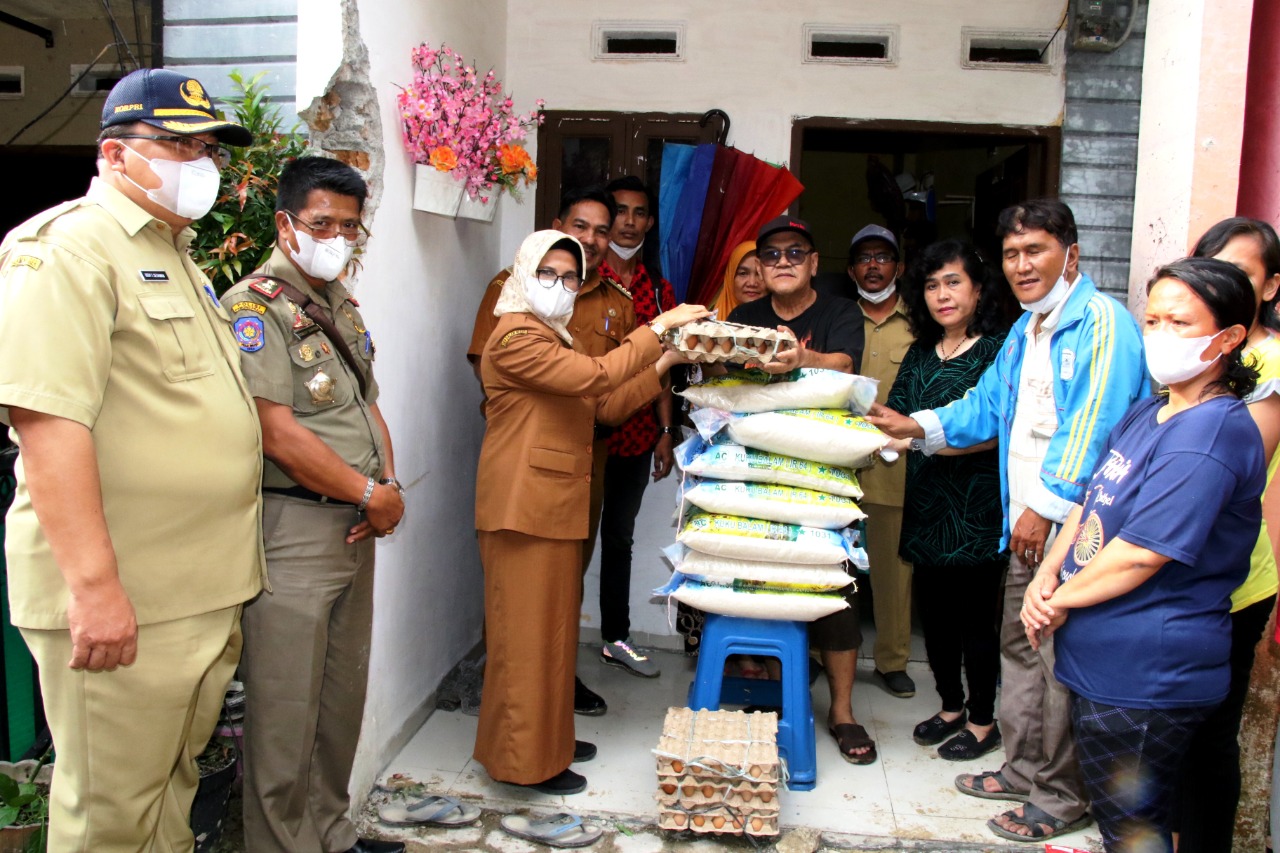 Wali Kota Pematang Siantar Kunjungi Korban Longsor di Kelurahan Bah Kapul   