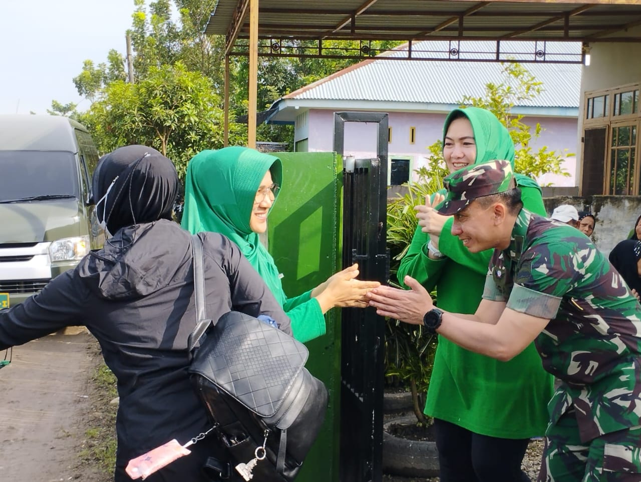 Kunjungan Istri Pangdam I BB Bersama Rombongan Disambut Dandim 0204 DS