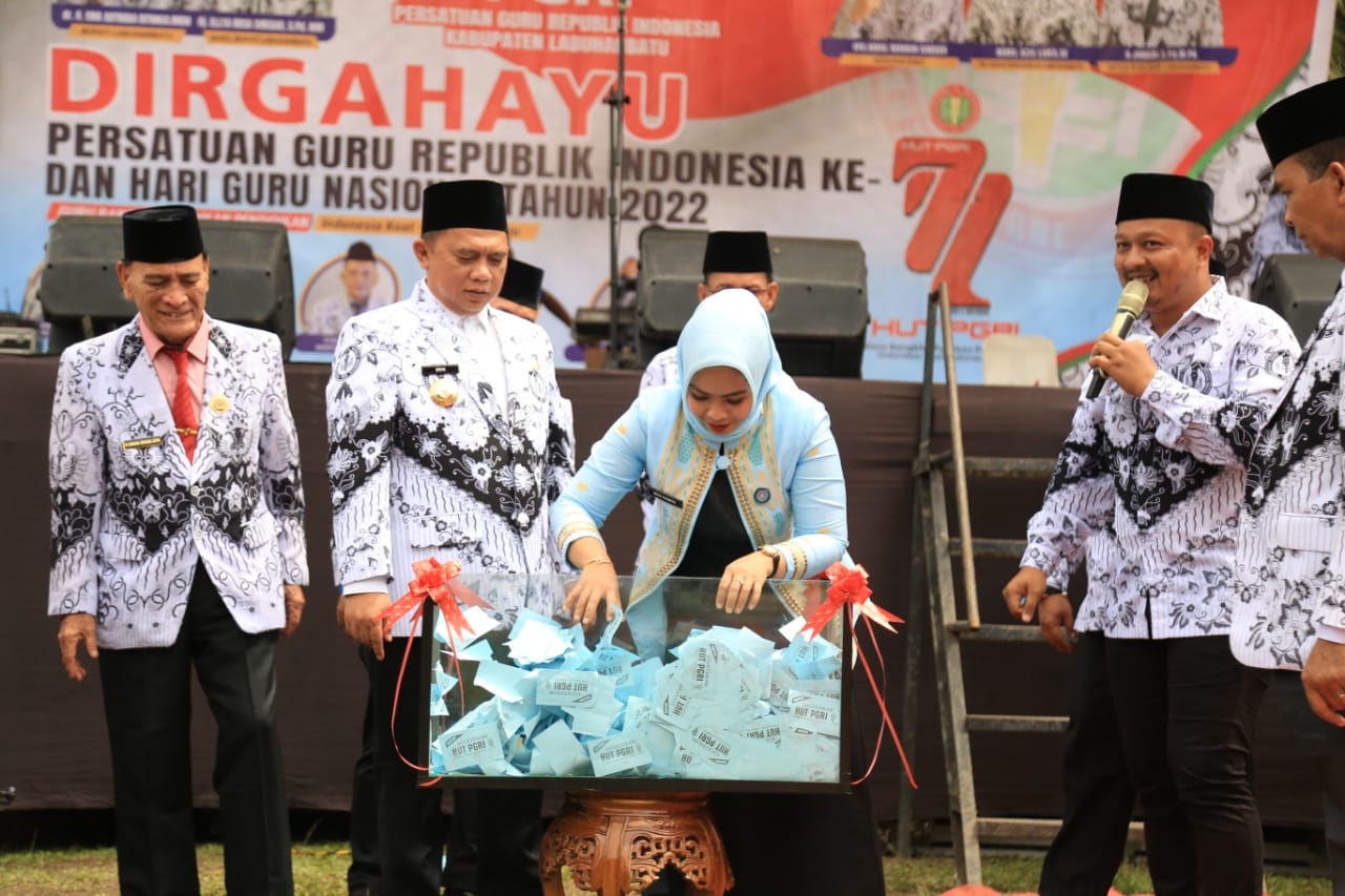 Bupati Labuhanbatu: Guru Adalah Tonggak dari Sejarah Kecerdasan di Dunia