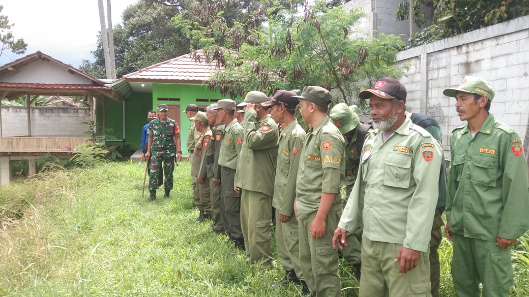 Kegiatan Kewilayahan Koramil 0621-21/ Kemang Bersama Babinsa dan Bhabinkabtibmas Desa Pondok Udik Melaksanakan