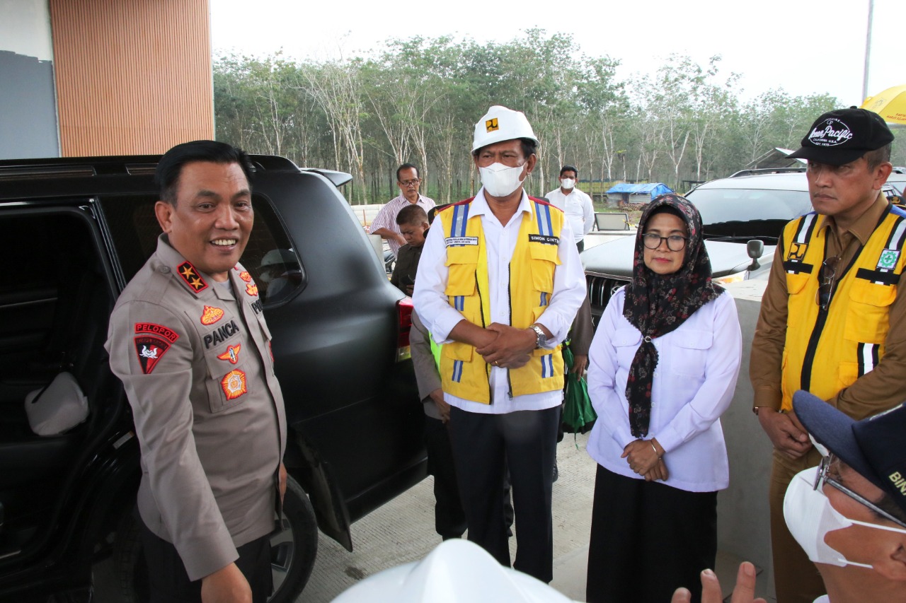 dr. Susanti Dewayani, Sp.A bersama Forkopimda Mendampingi Kapolda Sumut