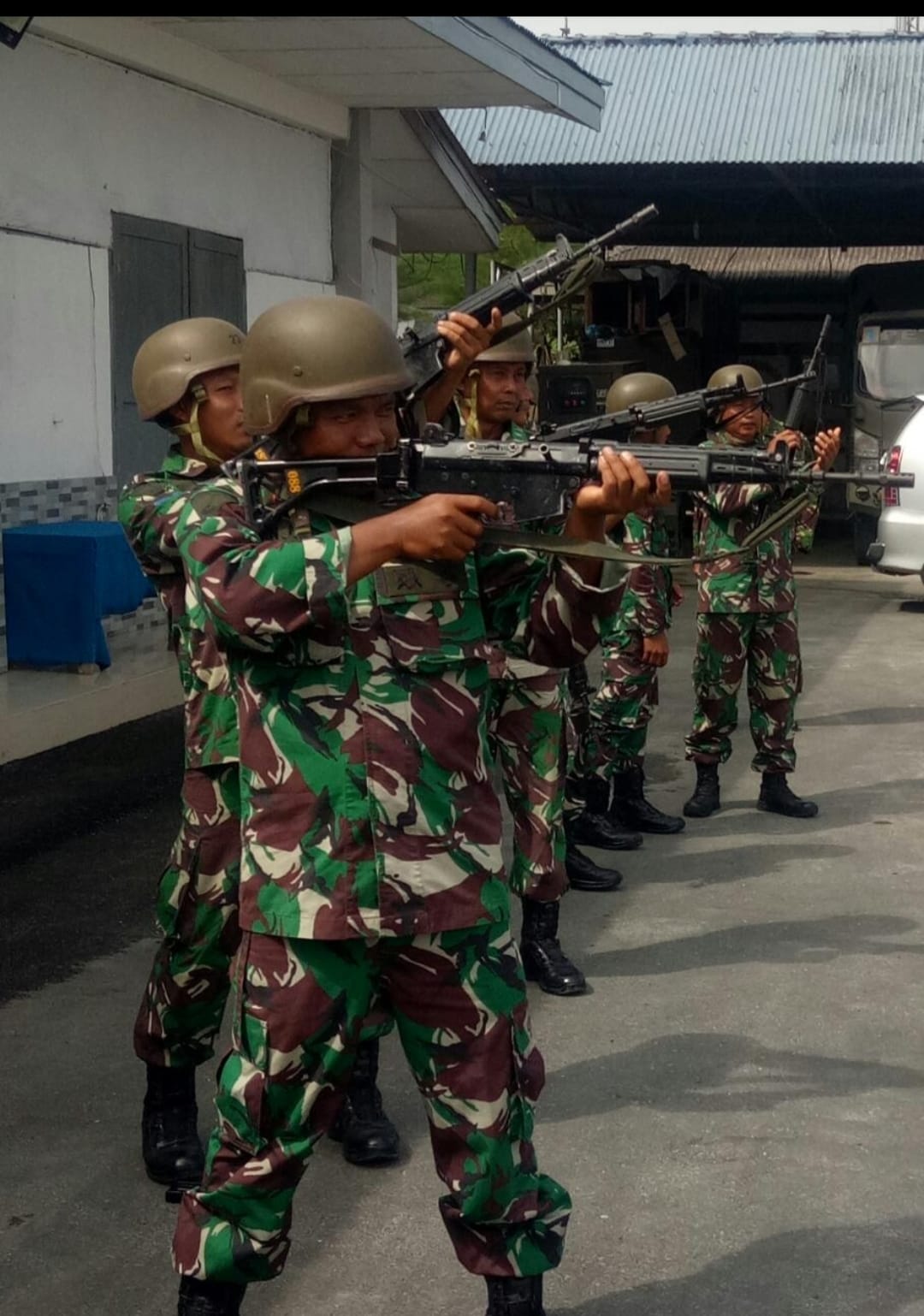 Asah Naluri Tempur, Prajurit Yonmarhanlan l Laksanakan Dril Menembak Senjata Larad Panjang SS1   