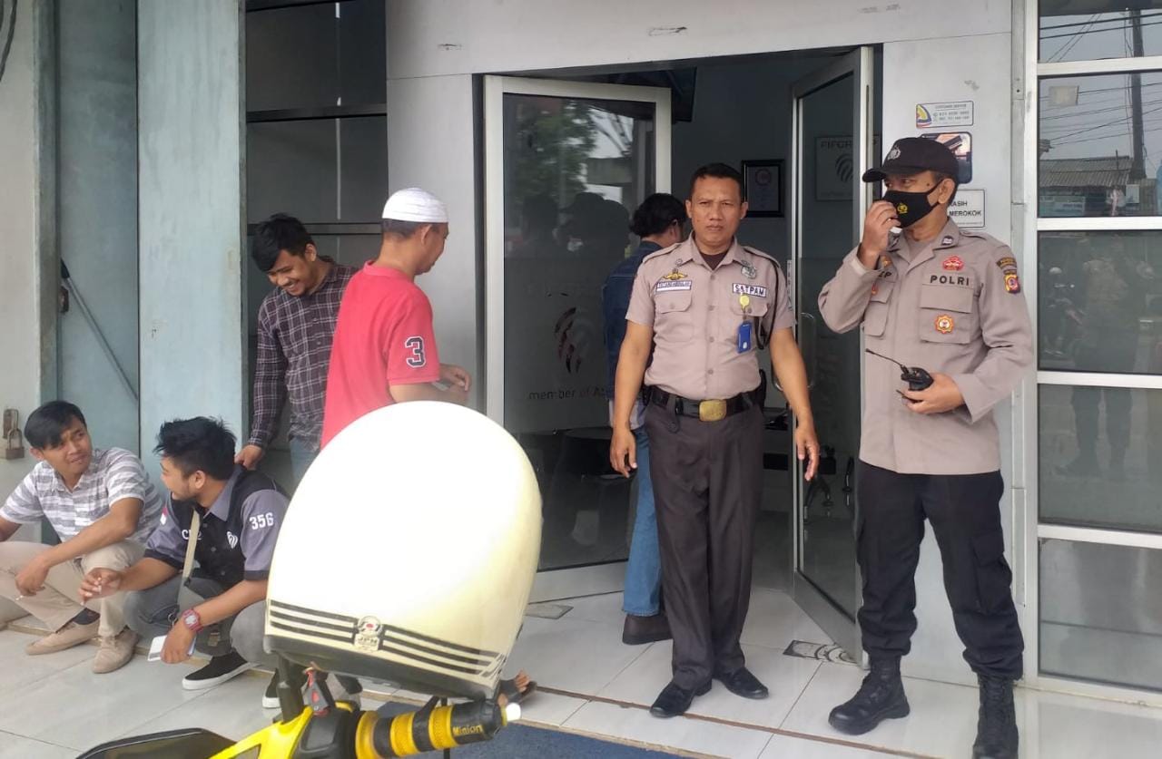 Berikan Rasa Aman Saat Libur Natal dan Tahun Baru (Nataru), Jajaran Polsek Purwakarta Kota Rutin Patroli Dialo