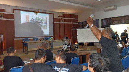 Lelang Kendaraan Operasional Perusahaan Daerah Air Minum (PUDAM) Tirta Lawu Karanganyar Berlangsung Sangat Sen