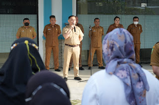 Apel Hari Pertama, Kadis Kominfo Instruksikan Jajaran Tingkatkan Kinerja di Tahun 2023