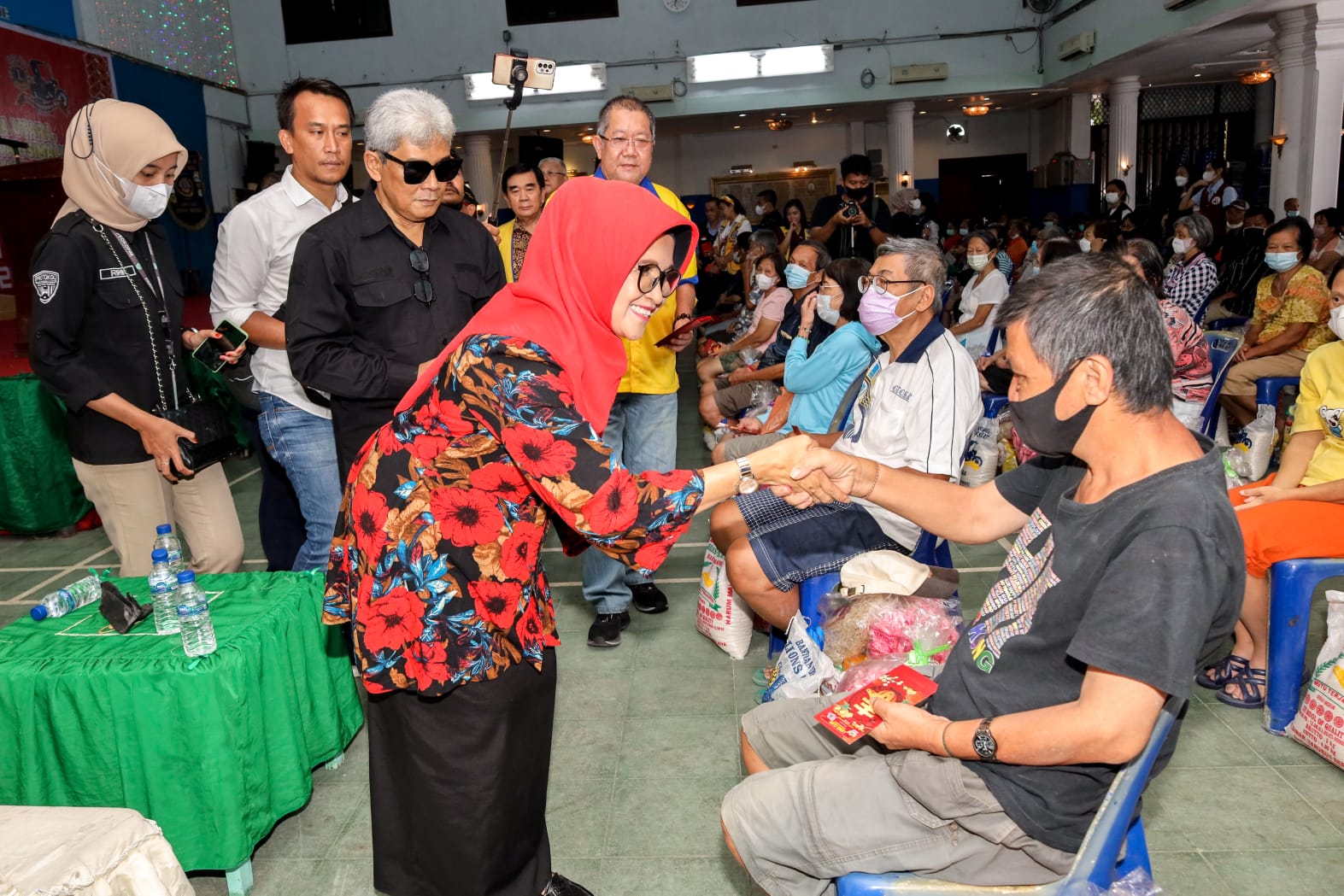 dr Susanti Apresiasi Baksos Imlek oleh Walubi dan Lions Club   