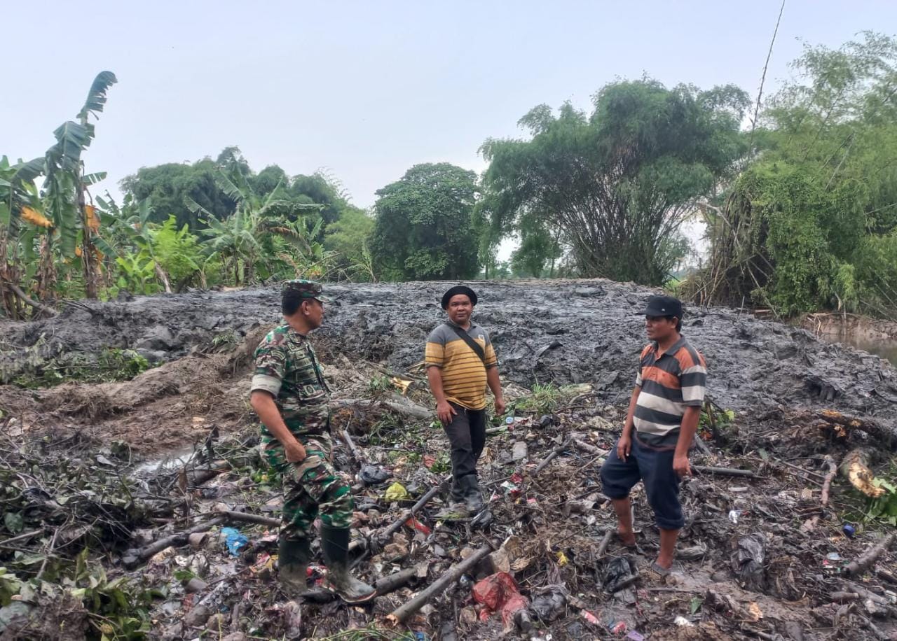 Koramil Cikande Bersama Polsek Cikande Tinjau Normalisasi Sungai Cikambuy Hari Ke 3