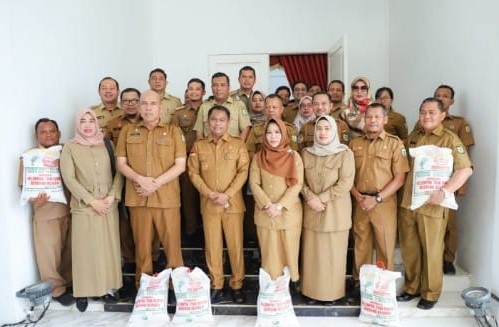 Bupati Sergai Mendorong OPD Untuk Mengonsumsi Beras Organik Produksi Petani Lokal