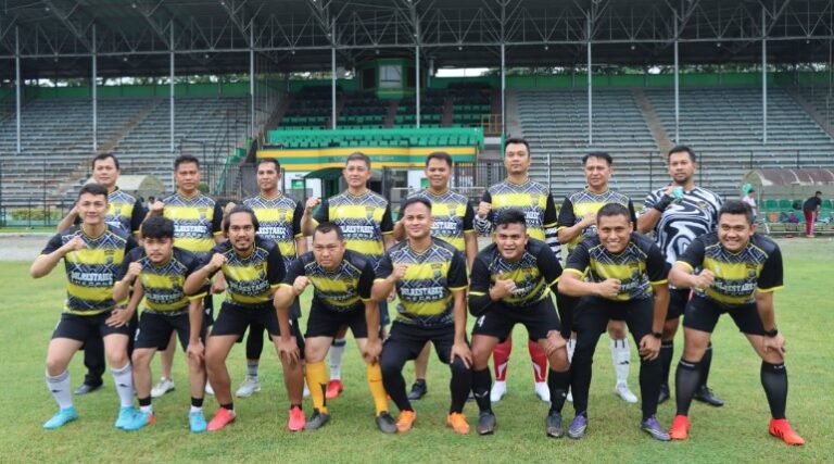 Laga Persahabatan, Polrestabes Medan Menang Tipis Lawan Jurnalis All Star di Stadion Teladan