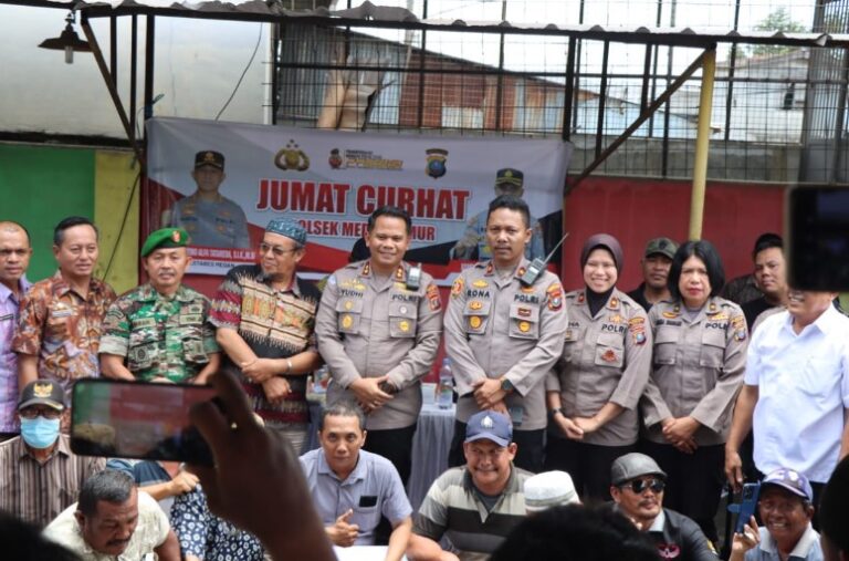 Polrestabes Medan Menggelar Kegiatan Jumat Curhat dengan Warga