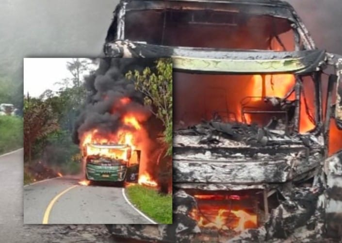 Kebakaran Bus PT.Antar Lintas Sumatera di Jalan Lintas Kabupaten Agam Sumatera Barat