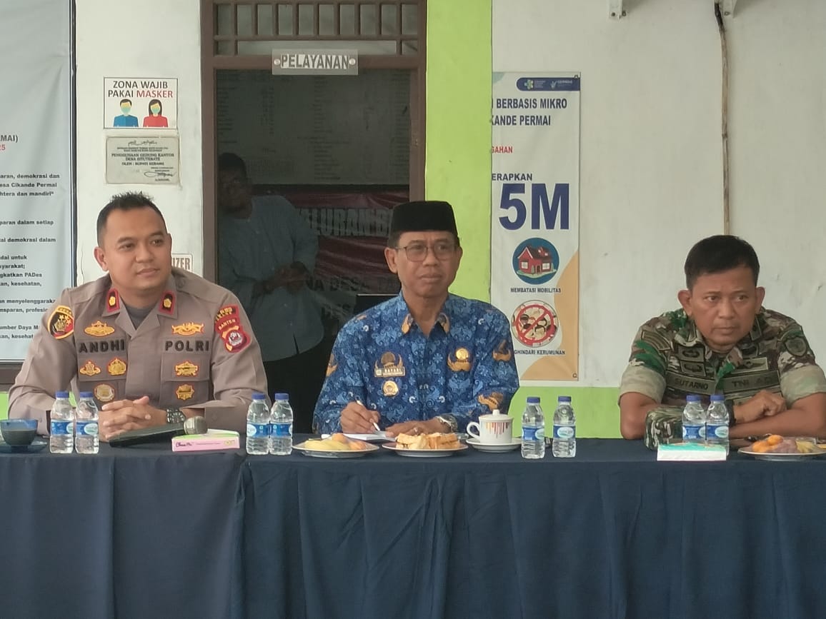 Kapolsek Cikande Gelar Jum’at Curhat di Desa Cikande Permai, Tokoh Agama Curhat Jam Buka Warung Makan di