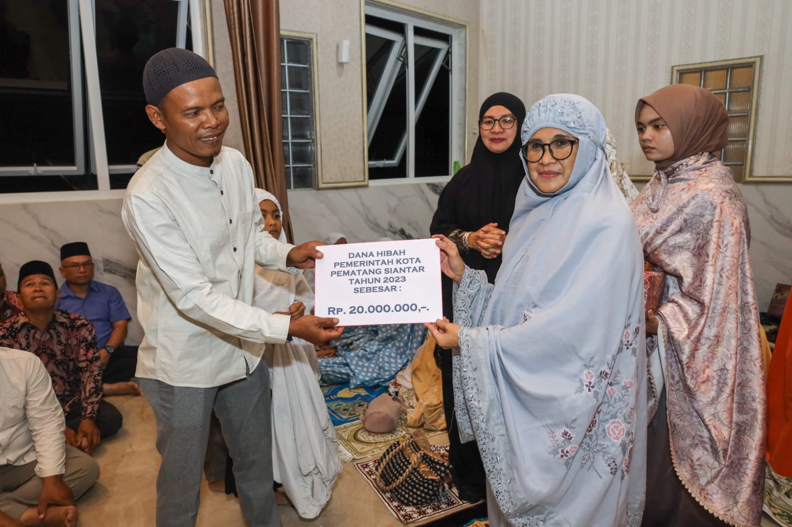 dr Susanti Lanjutkan Safari Ramadan di Masjid Amalliyah Jalan Teratai 