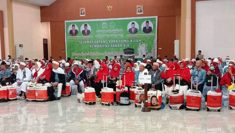 Jemaah Haji Kloter 7 Asal Medan dan Siantar Tiba di Tanah Air