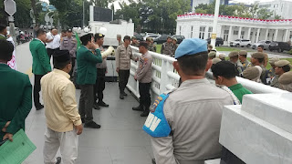 Polrestabes Medan Kawal Aksi Demo Dari Pelajar dan Aliansi Mahasiswa Al-Washliyah