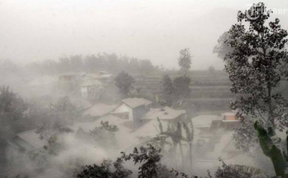 Hujan Abu, BPBD Klaten Siapkan 25 ribu Masker Antisipasi Abu Merapi